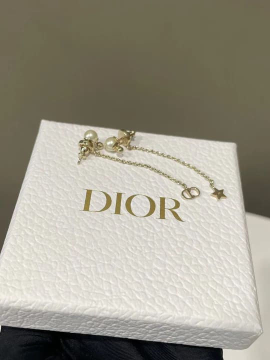 HOA TAI DIOR CD PEARLS LA PETITE TRIBALES