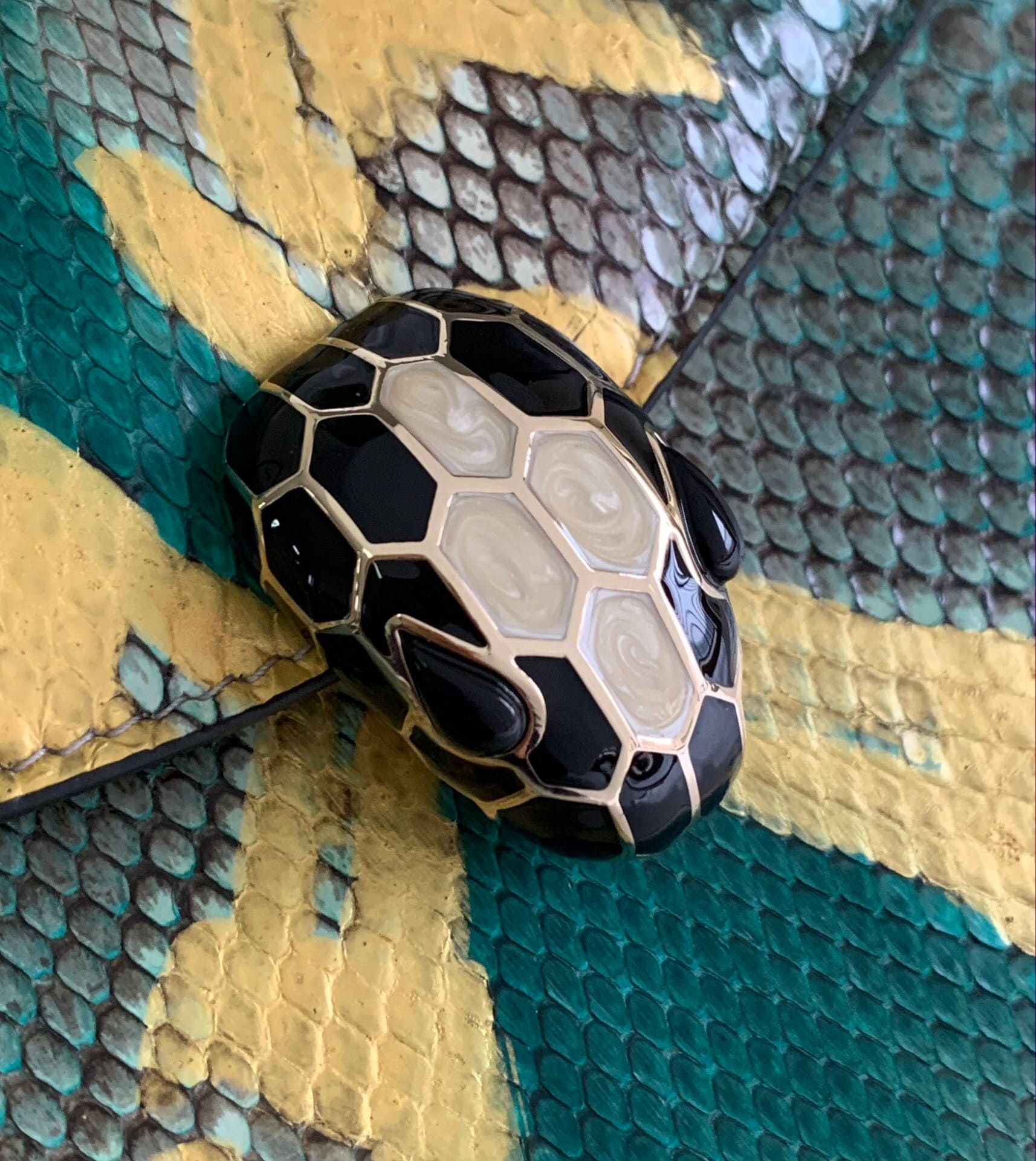 TÚI BVLGARI SERPENTI PYTHON SKIN DA TRĂN