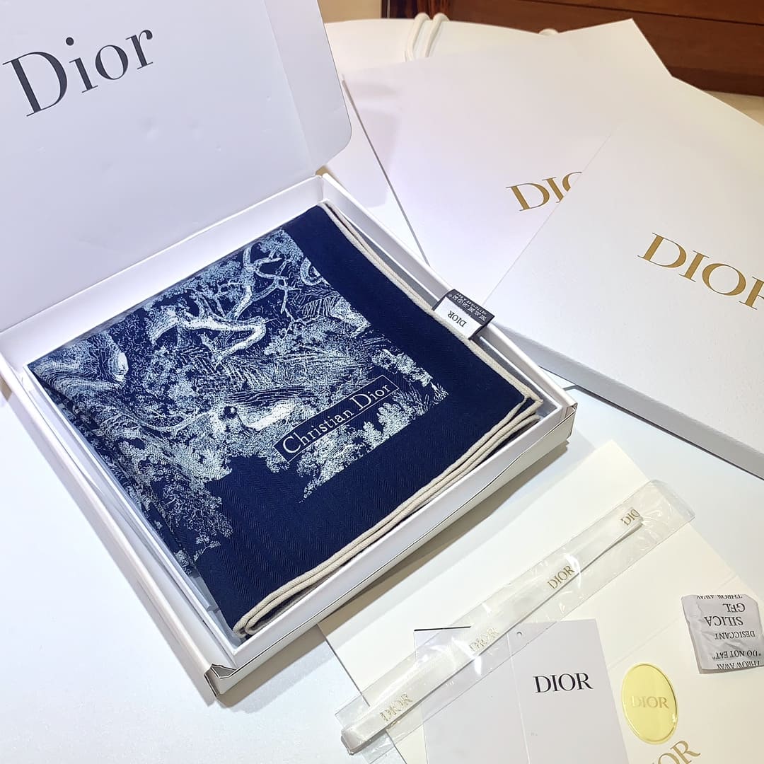 KHĂN CHRISTIAN DIOR Double-sided velvet cashmere scarf