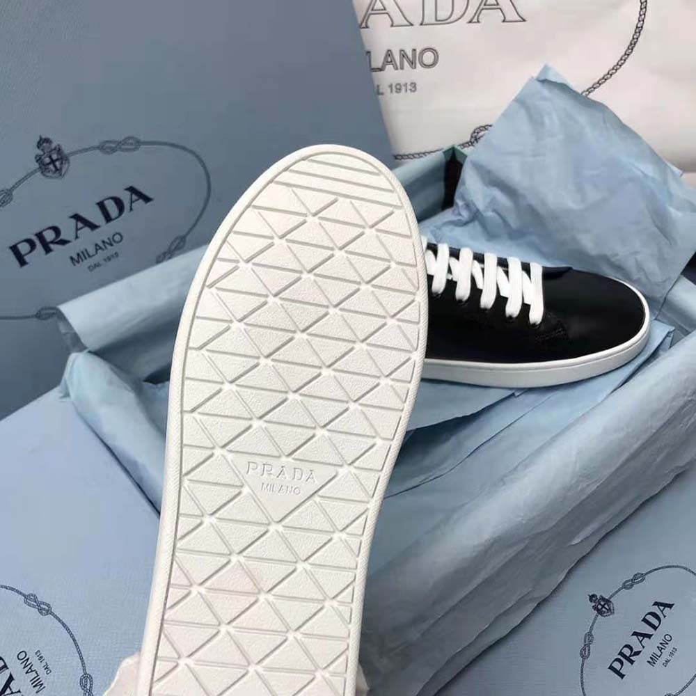 GIÀY PRADA Men Brushed Leather Sneakers-Black