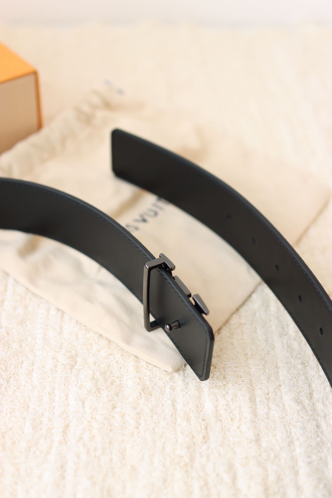 DÂY LƯNG LOUIS VUITTON SQUARE BLACK MONOGRAM Khóa đen bóng