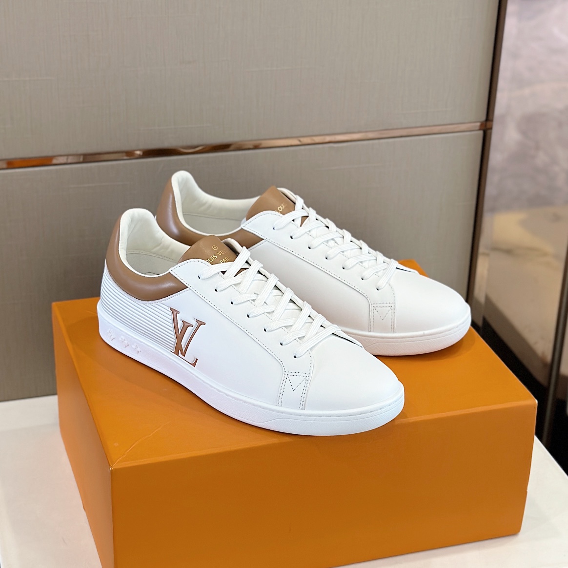GIÀY LOUIS VUITTON LUXEMBOURG MONOGRAM SNEAKERS SHOES AAA