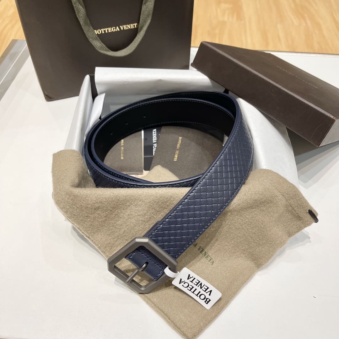 DÂY LƯNG BOTTGA VENETA BLUE INTRECCIATO LEATHER Khóa đen mờ