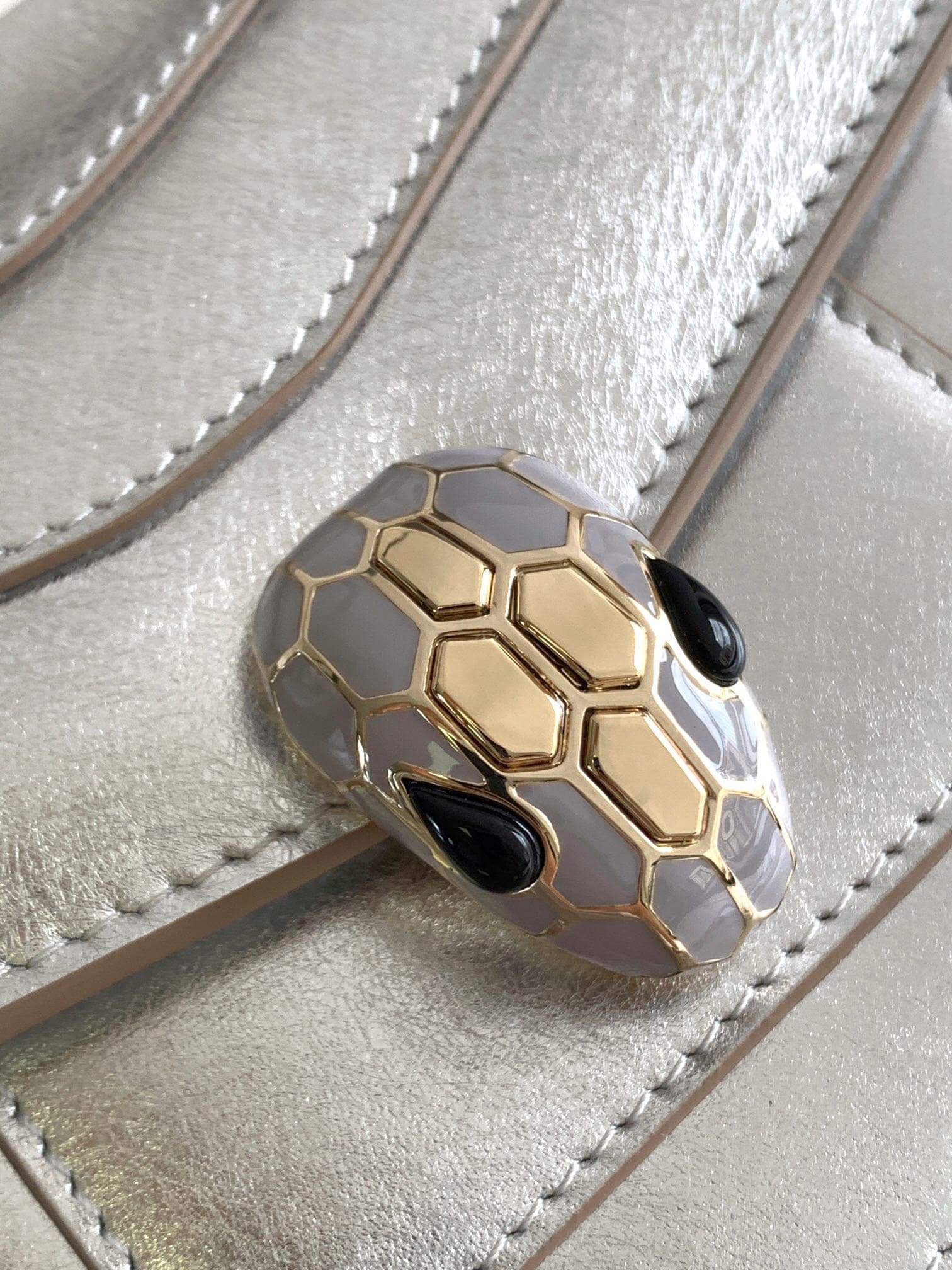 TÚI BVLGARI SERPENTI CALFSKIN SILVER