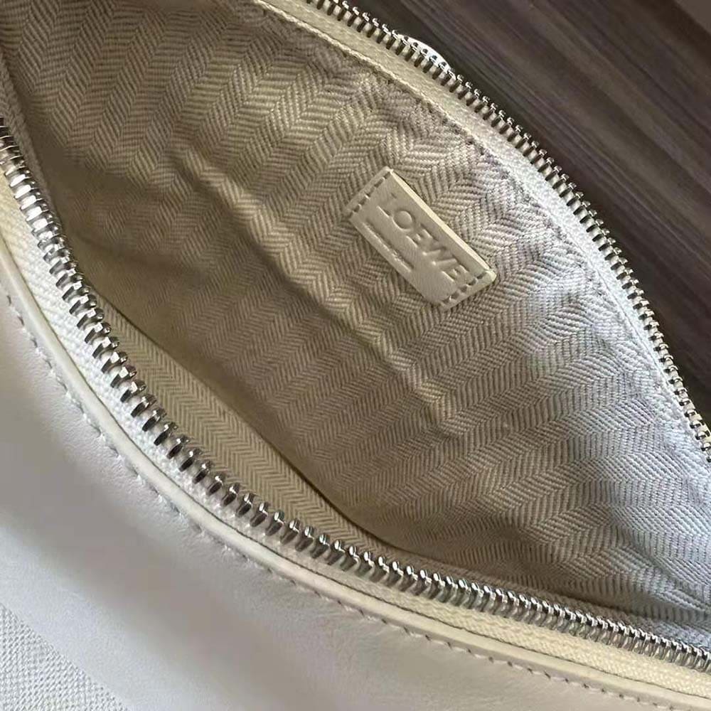 TÚI LOEWE Mini Hammock Hobo bằng da bê màu trắng