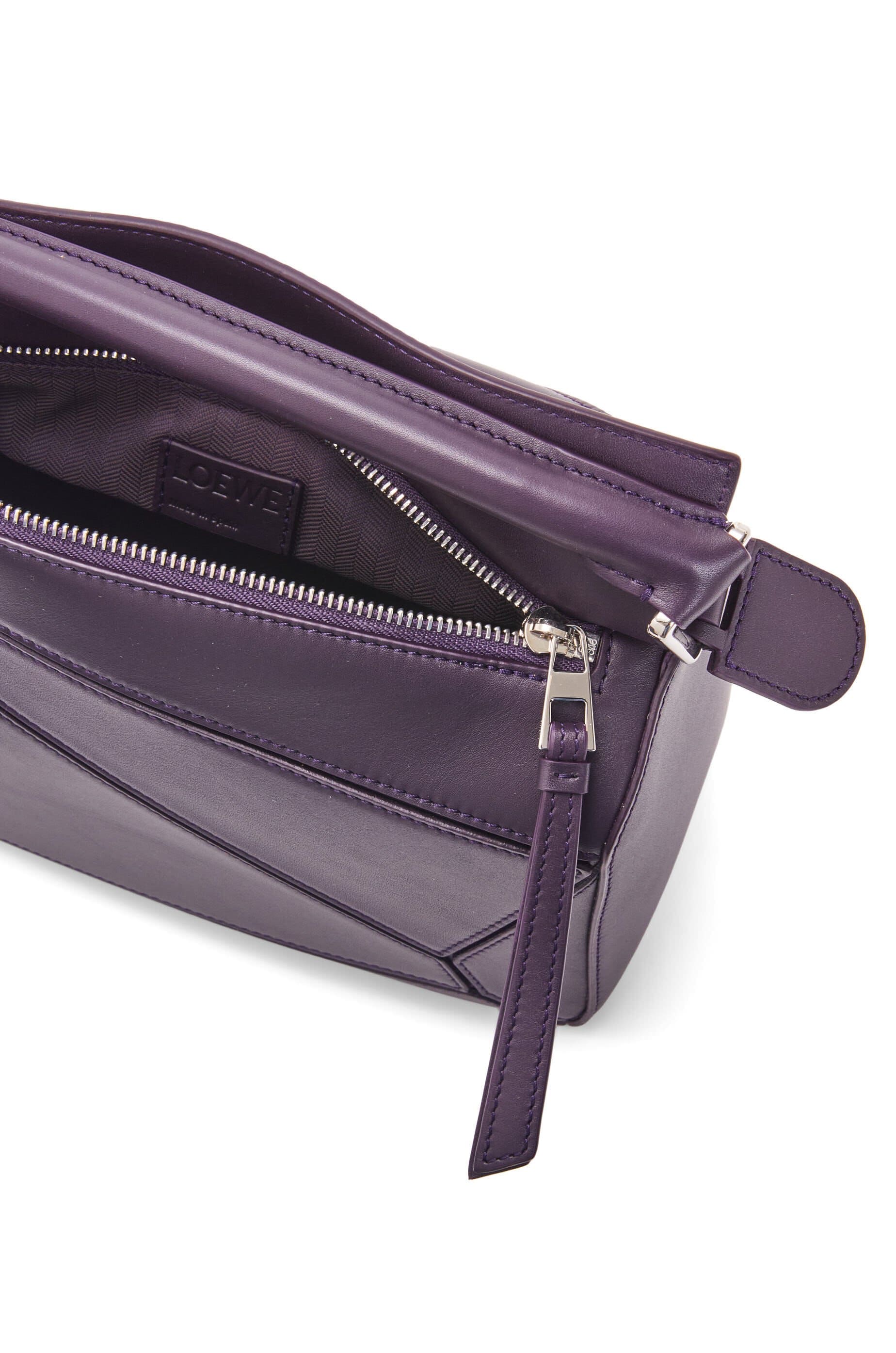 Túi LOEWE Small Puzzle bag in satin calfskin deep aubergine