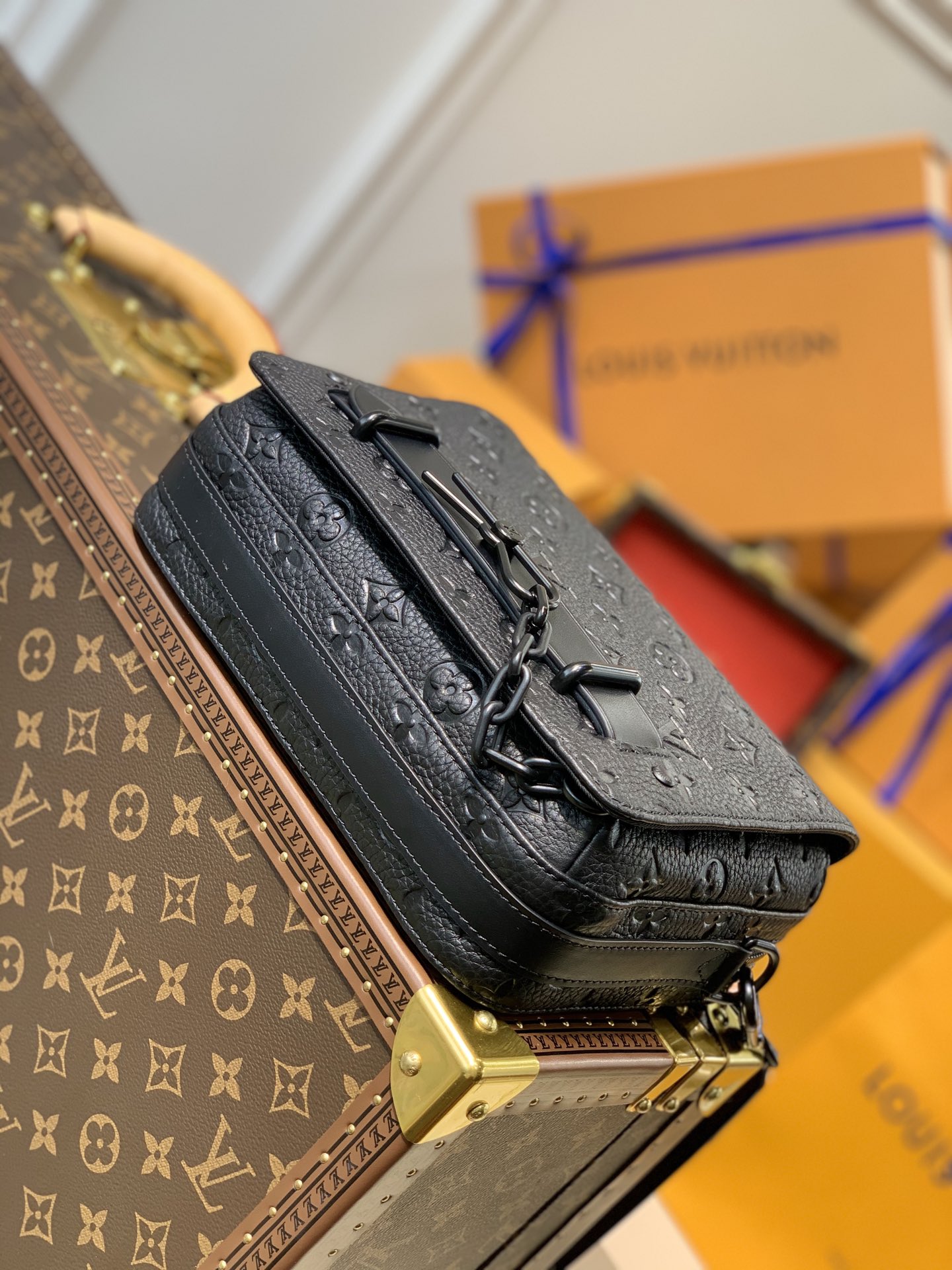 TÚI LOUIS VUITTON STEAMER New Classics Monogram Taurillon Messenger Bag