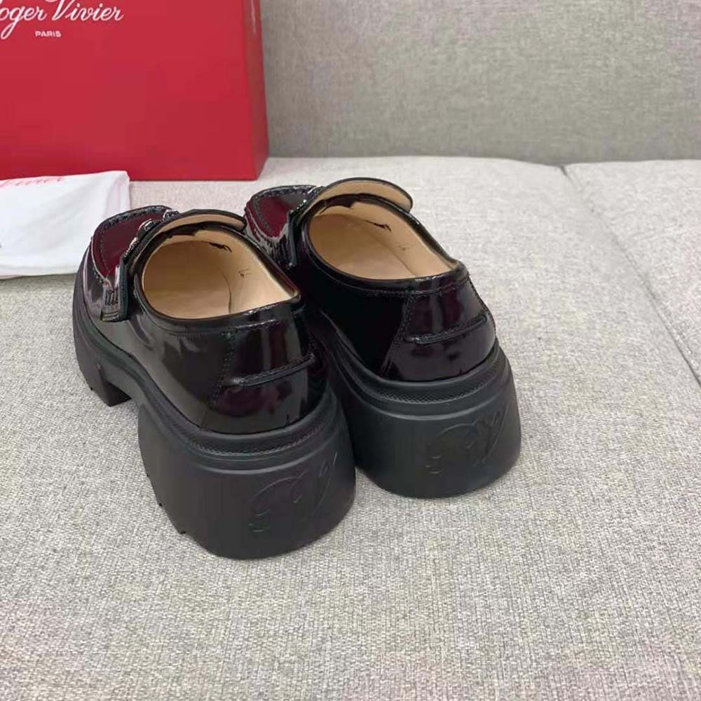 GIÀY Roger Vivier Women Wallaviv Strass Buckle Loafers in Patent Leather