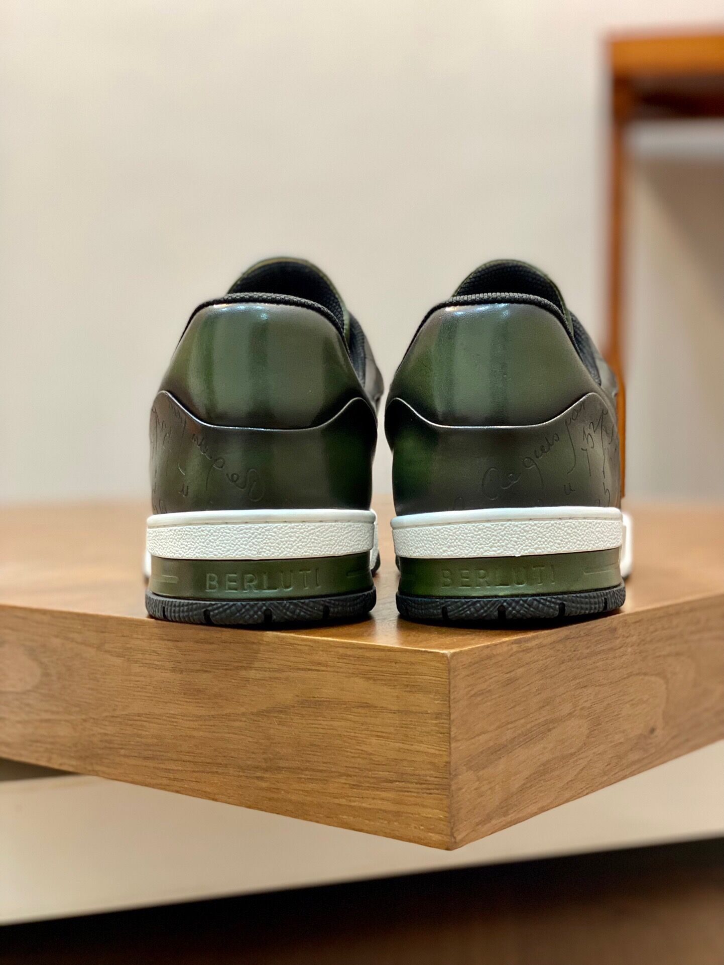 GIÀY BERLUTI OLIVE LEATHER SNEAKER SHOES AAA