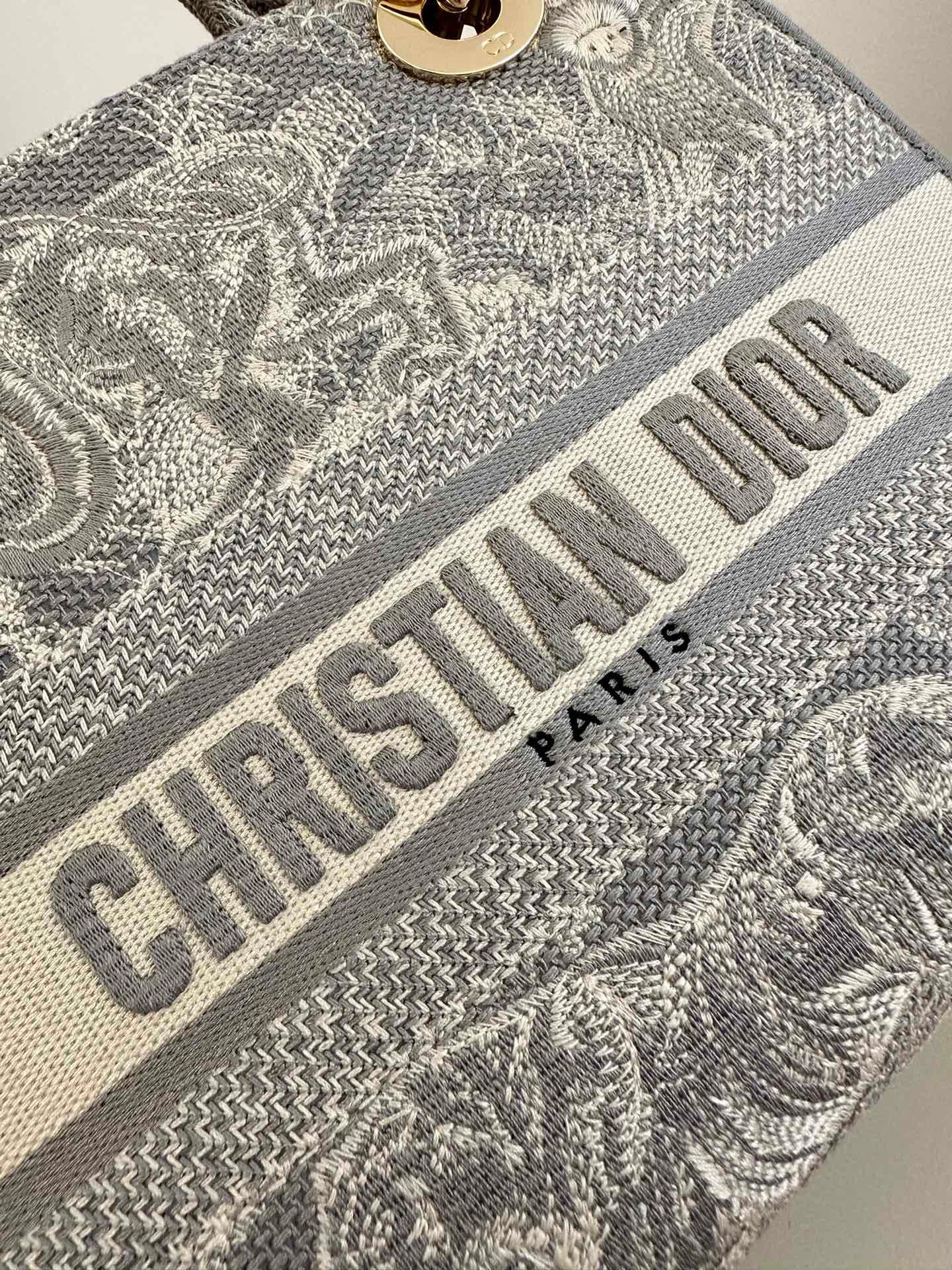 TÚI CHRISTIAN DIOR Lady D-lite Bag Gray Toile de Jouy Reverse Embroidery