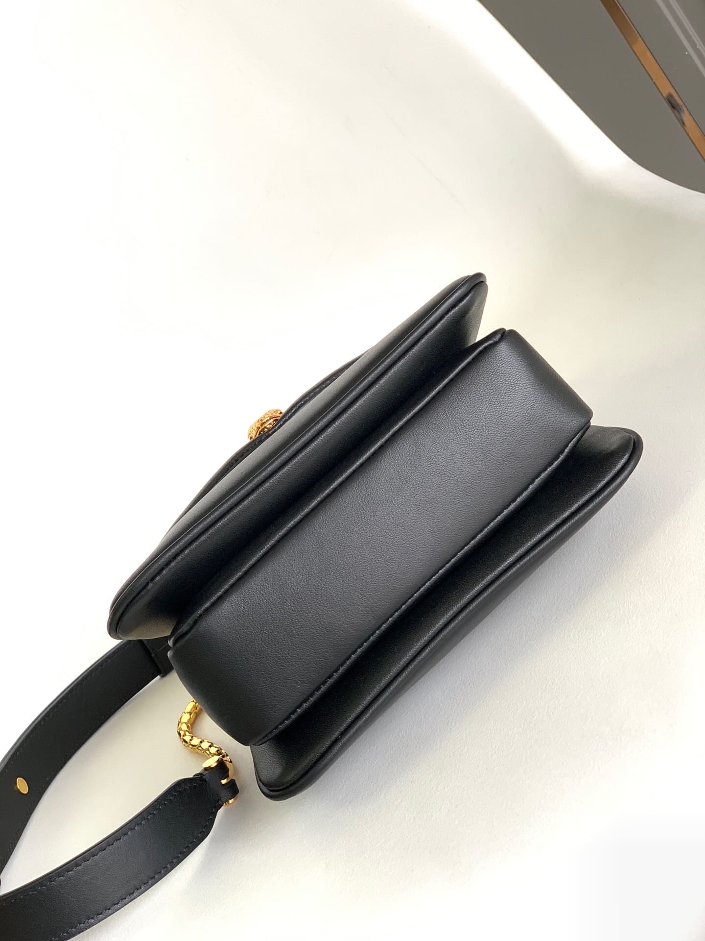 TÚI BVLGARI SERPENTI CALFSKIN BLACK