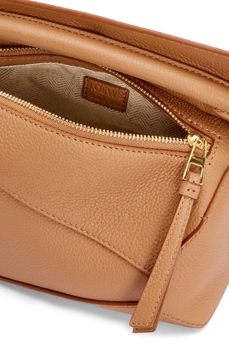 Túi LOEWE Mini Puzzle bag in soft grained calfskin brown