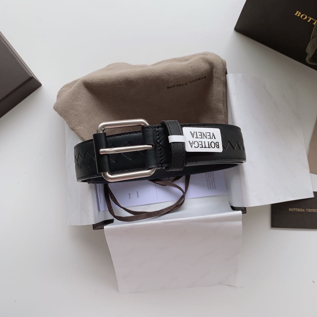 DÂY LƯNG BOTTGA VENETA BLACK INTRECCIATO LEATHER Khóa bạc