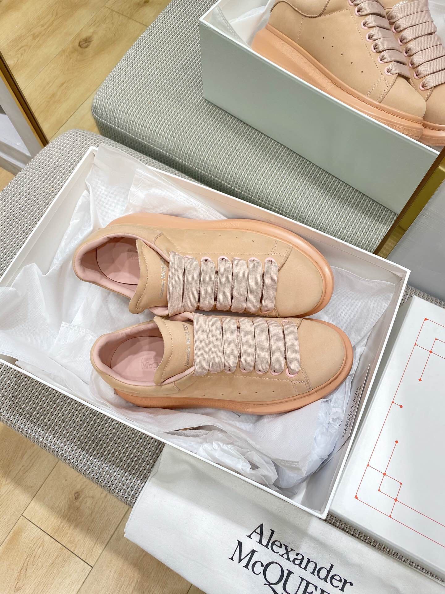 GIÀY ALEXANDER MCQUEEN SNEAKERS SHOES AAA UNISEX NAM VÀ NỮ DA BÊ HẢO HẠNG