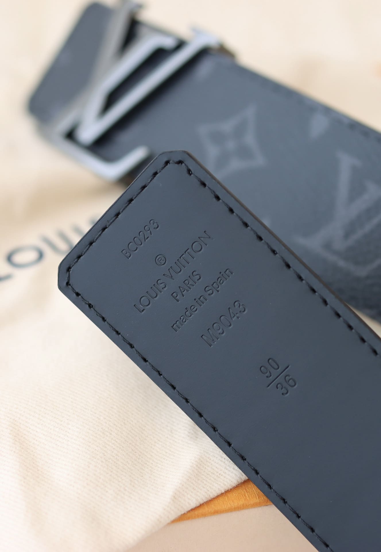 DÂY LƯNG LOUIS VUITTON LV BLACK MONOGRAM Khóa đen bóng