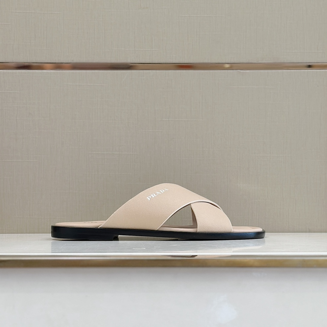 DÉP PRADA TRIANGLE SLIPPER