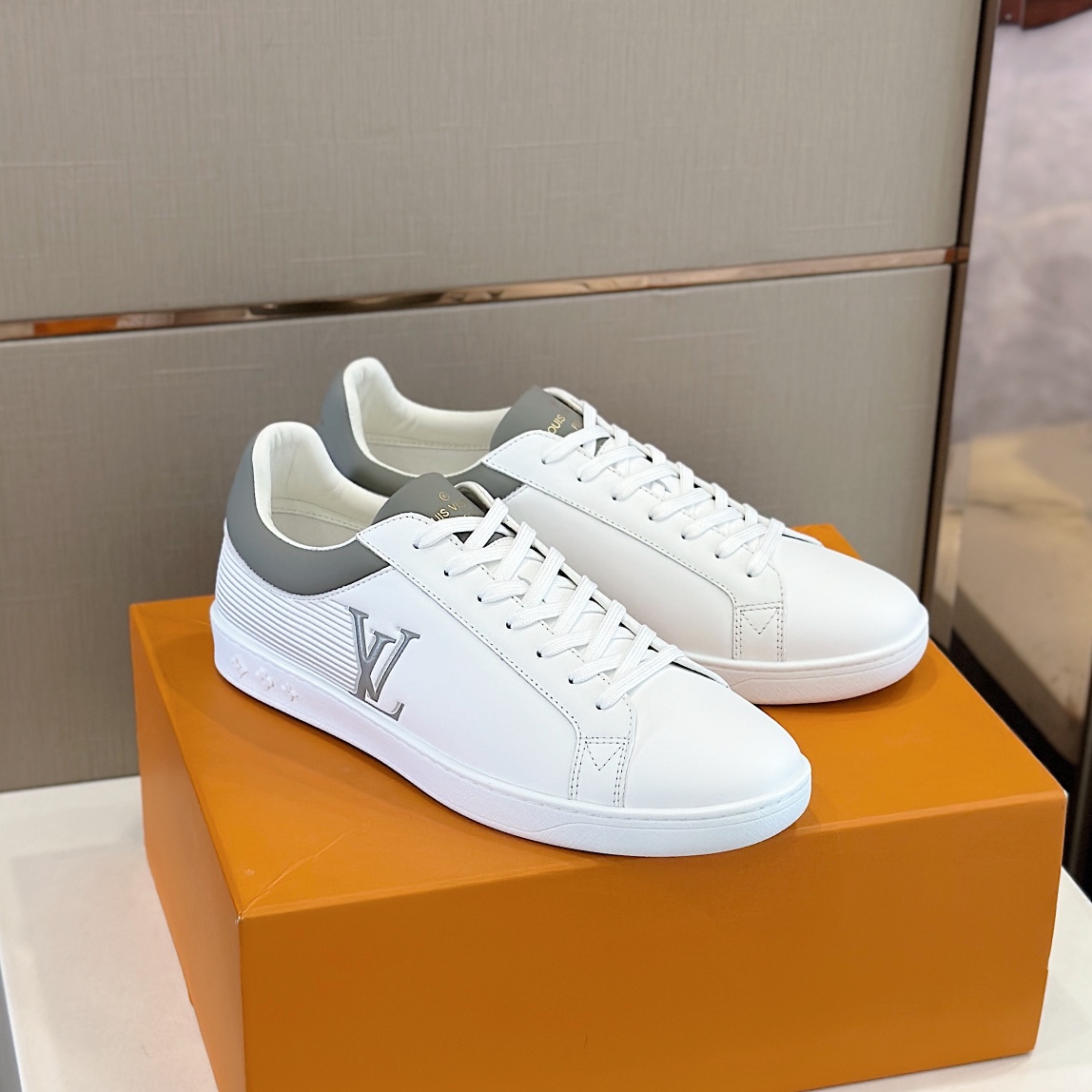 GIÀY LOUIS VUITTON LUXEMBOURG MONOGRAM SNEAKERS SHOES AAA