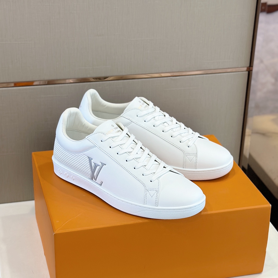 GIÀY LOUIS VUITTON LUXEMBOURG MONOGRAM SNEAKERS SHOES AAA