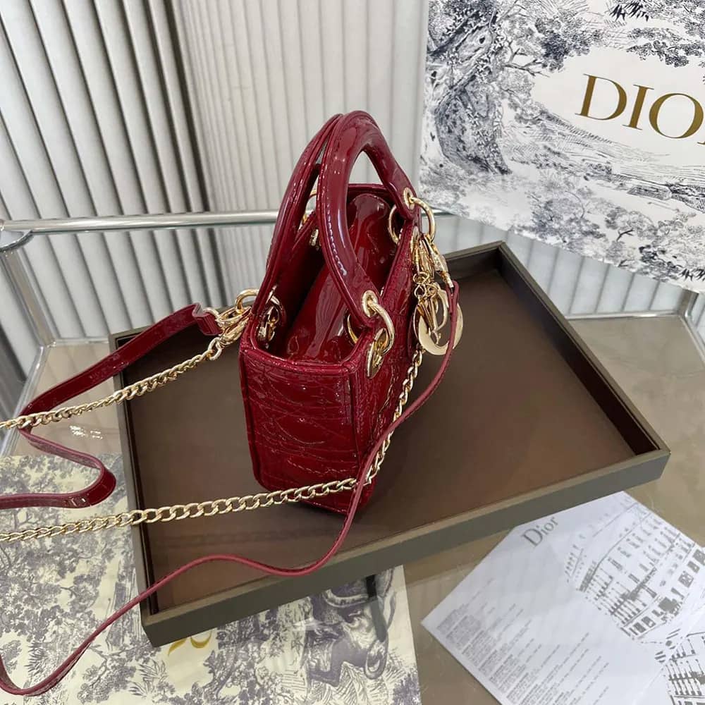 TÚI Dior Mini Lady Dior màu đỏ anh đào da bê Cannage Patent