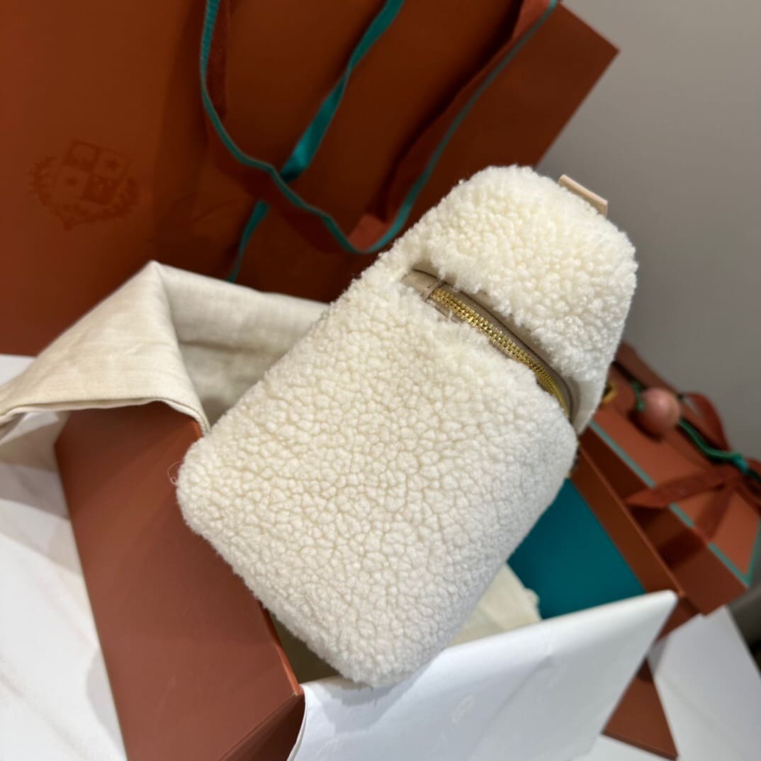 TÚI Loro Piana Women Extra Pocket L27 in Lamb Fur Yellow lông cừu