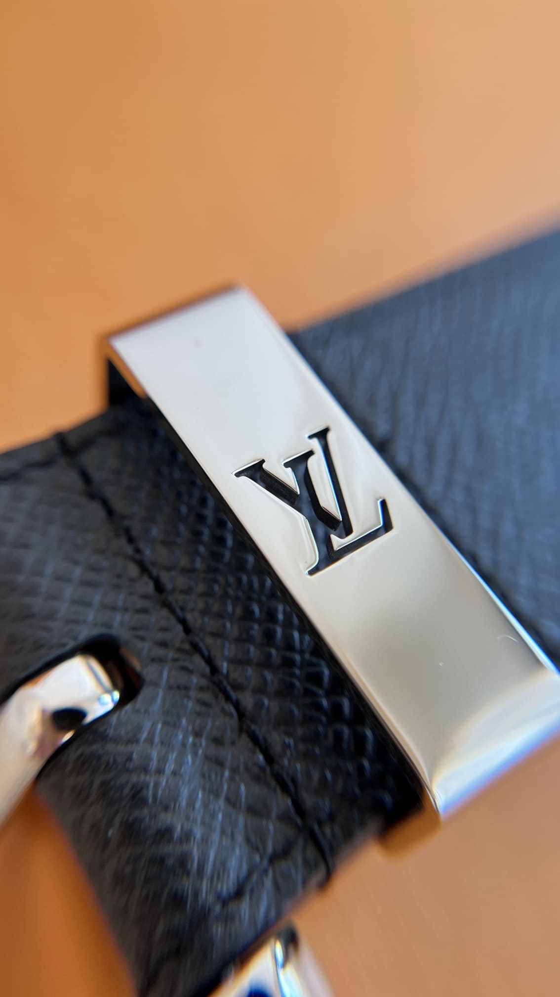 DÂY LƯNG LOUIS VUITTON BLACK EPI LEATHER Khóa bạc