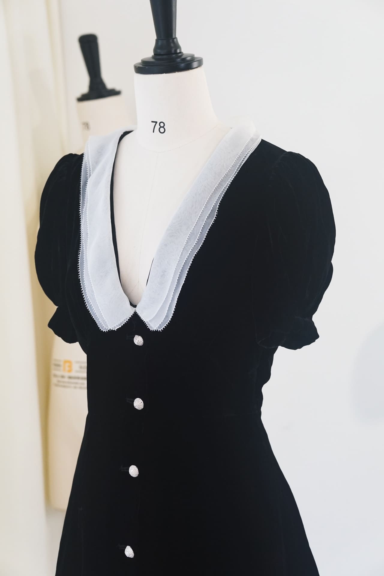 ĐẦM MIU MIU BLACK VELVET MID DRESS High Classy