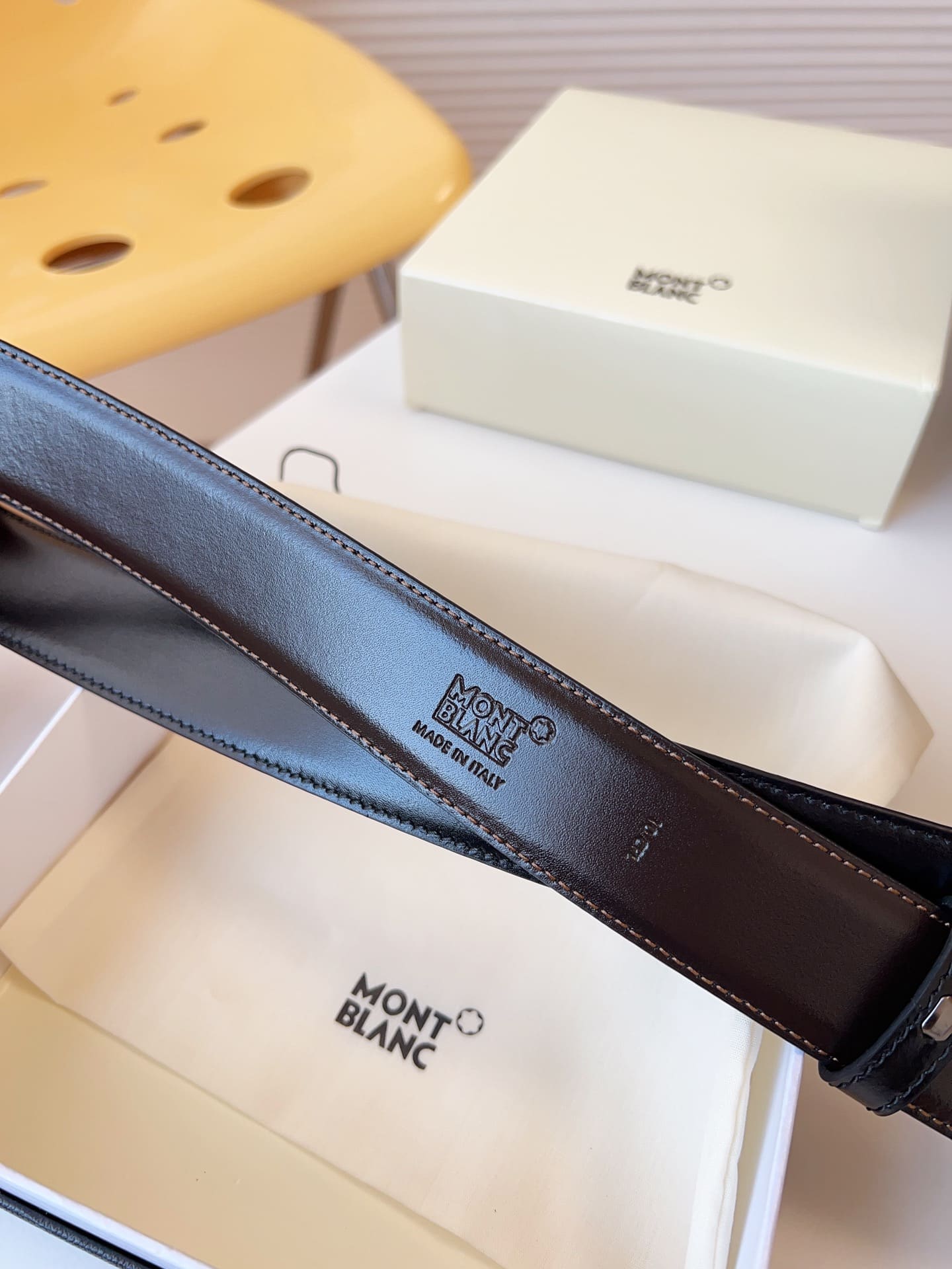 DÂY LƯNG MONTBLANC CALFSKIN LEATHER Belt Khóa vàng