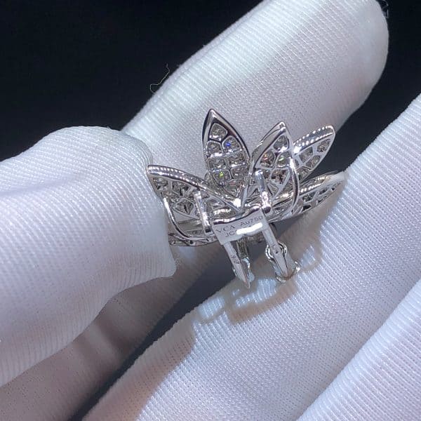 Dây chuyền mặt dây chuyền kẹp hoa sen cỡ trung đính kim cương lát vàng trắng 18K Van Cleef & Arpels 18K  (Liên hệ để biết giá)