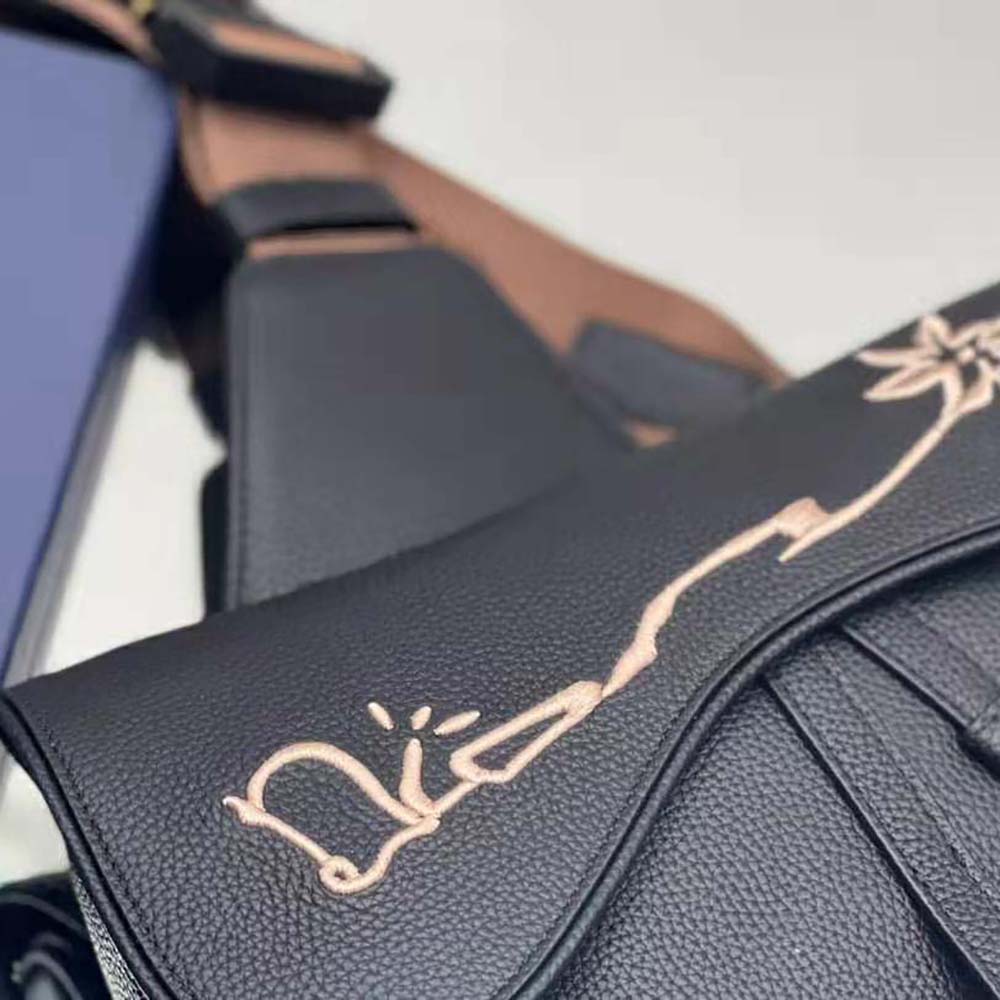 TÚI DIOR Cactus Jack Dior Saddle Bag Black Grained Calfskin with Embroidered Signature