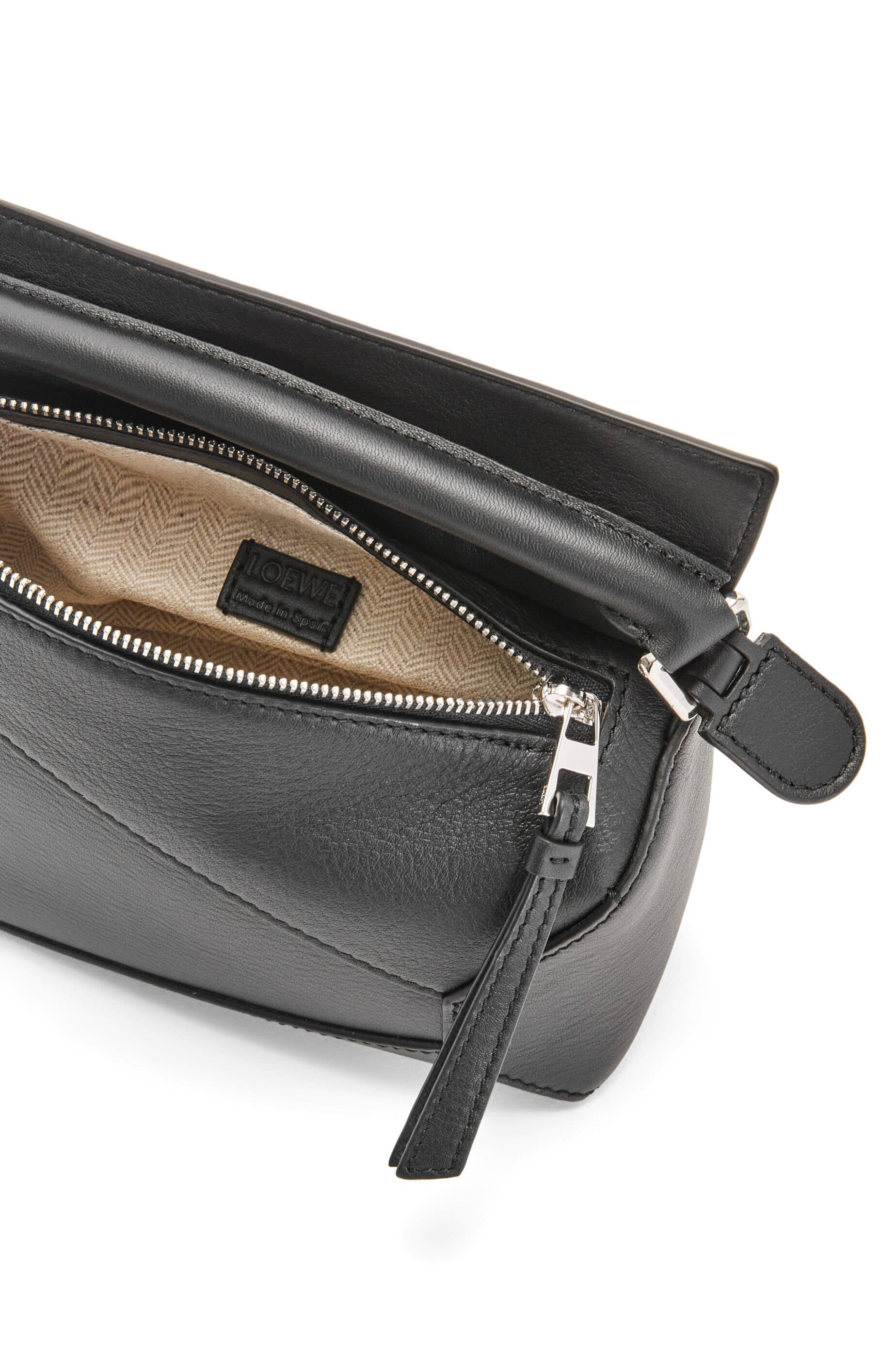 Túi LOEWE Mini Puzzle bag in classic calfskin black