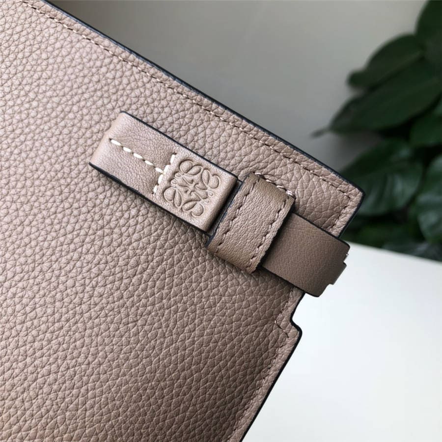 Túi LOEWE ladies clutch bag new pebbled leather T Pouch handbag Brown and Sand