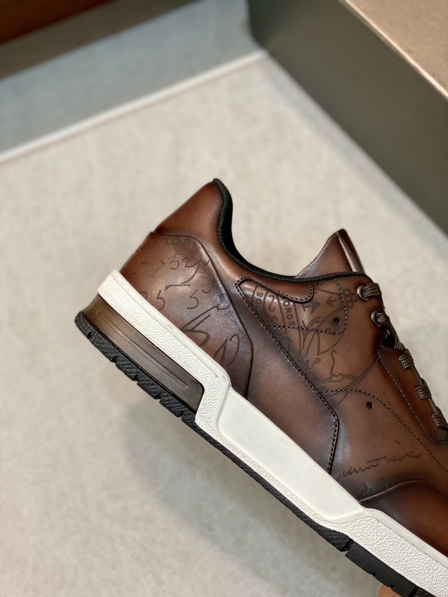GIÀY BERLUTI DARK BROWN LEATHER SNEAKER SHOES AAA
