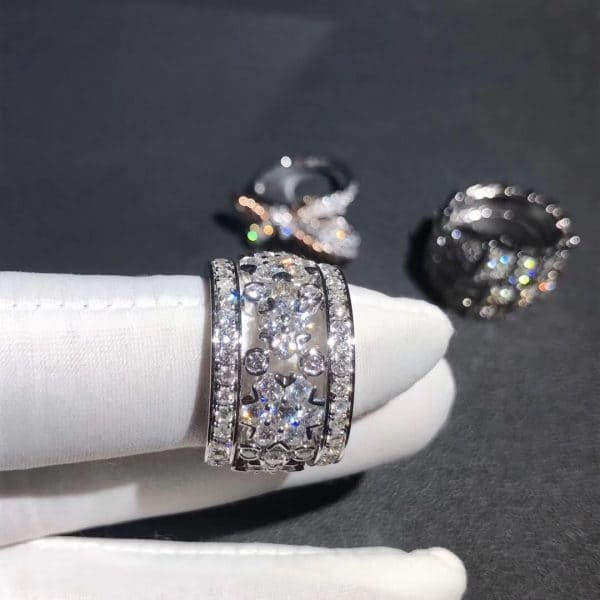 Nhẫn kim cương bạch kim hình bông tuyết Van Cleef & Arpels 18K  (Liên hệ để biết giá)