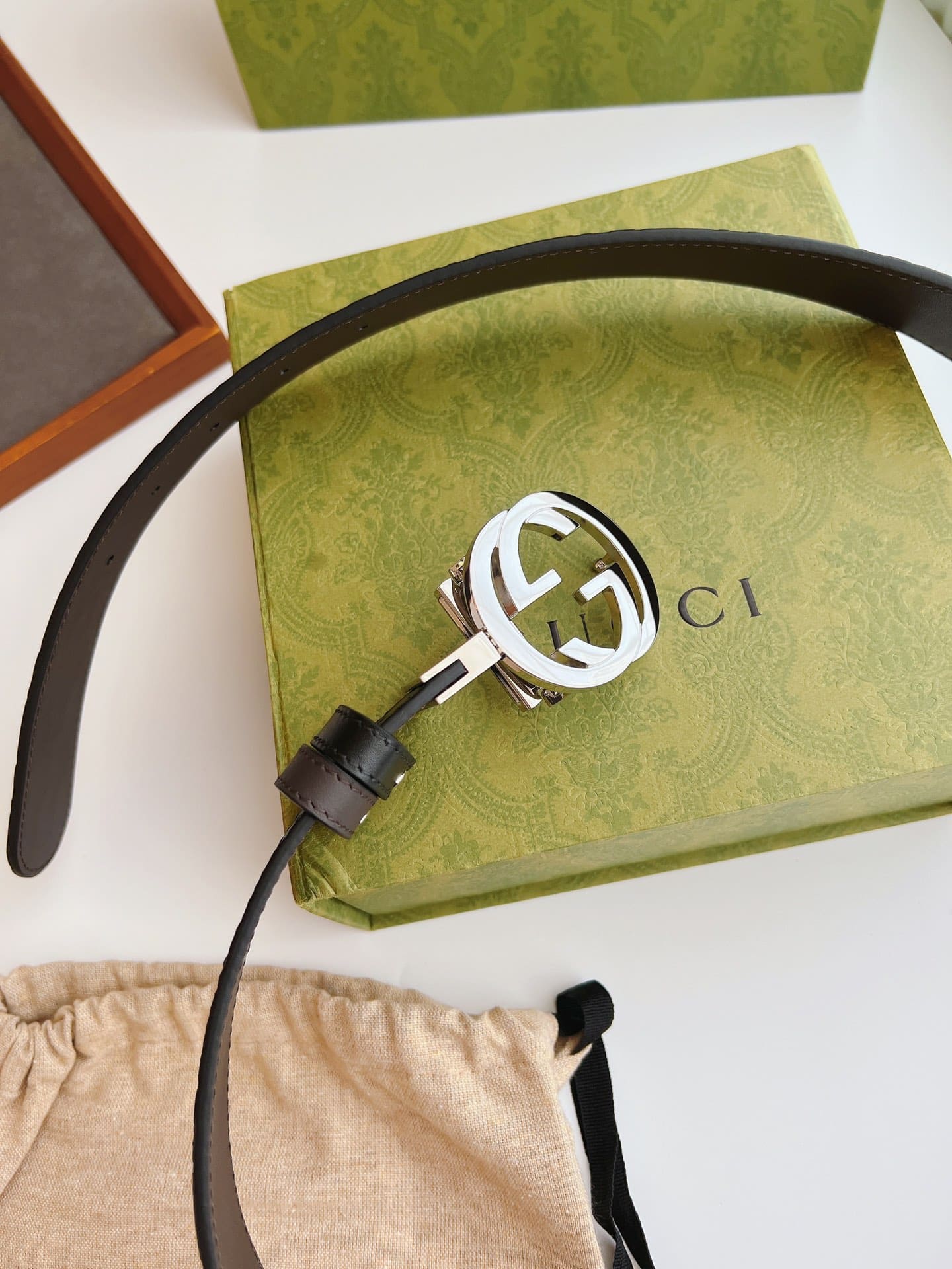 DÂY LƯNG GUCCI GG BLACK CALFSKIN LEATHER Khóa bạc