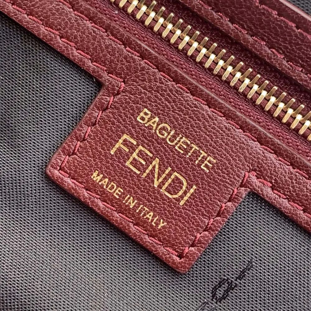 TÚI Fendi Women Medium Baguette da màu nâu đỏ