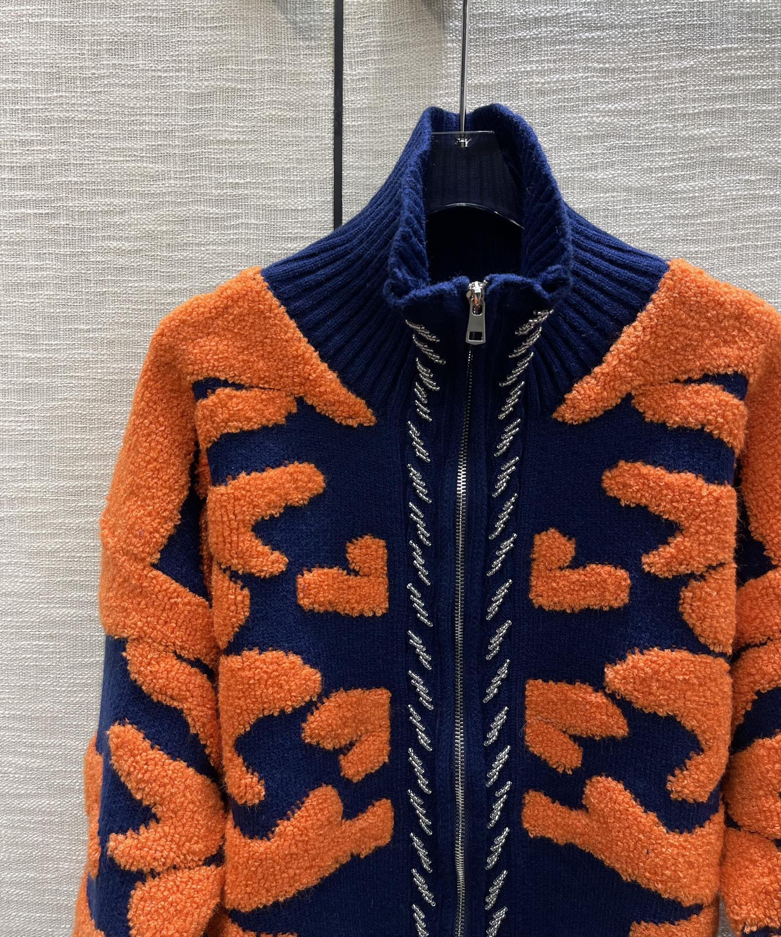 ÁO CELINE Zipped Tiger Print Sweater