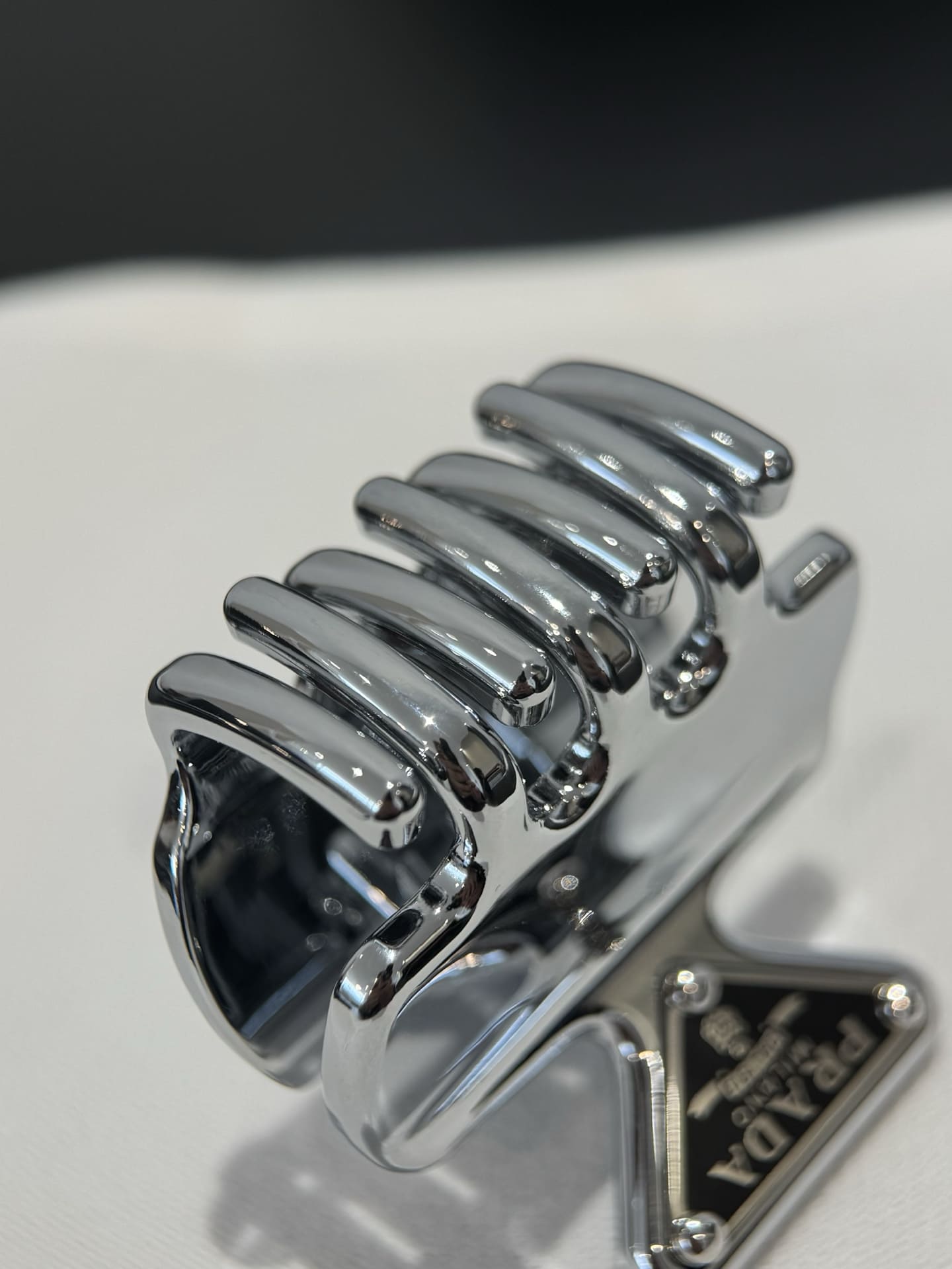 KẸP TÓC PRADA MILANO SPARKLING VINTAGE