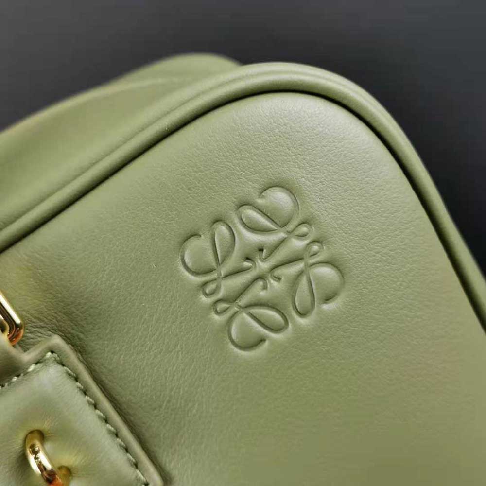 TÚI LOEWE Amazona 28 bằng da bê Nappa màu xanh lá cây