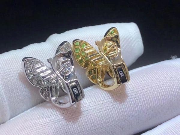 Hoa tai Van Cleef & Arpels Flying Beauties bằng vàng 18k đính kim cương và đá Tsavorite hai cánh bướm 18K  (Liên hệ để biết giá)