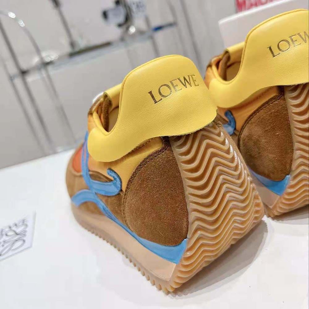 GIÀY Loewe Unisex Flow Runner in Nylon and Suede