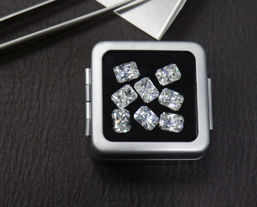 MOISSANITE DIAMOND RADIANT CUT