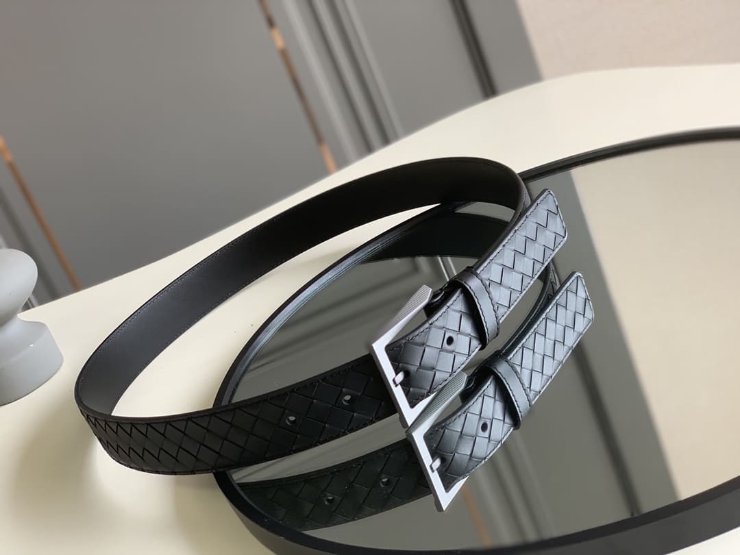 DÂY LƯNG BOTTGA VENETA INTRECCIATO LEATHER Khóa đen mờ