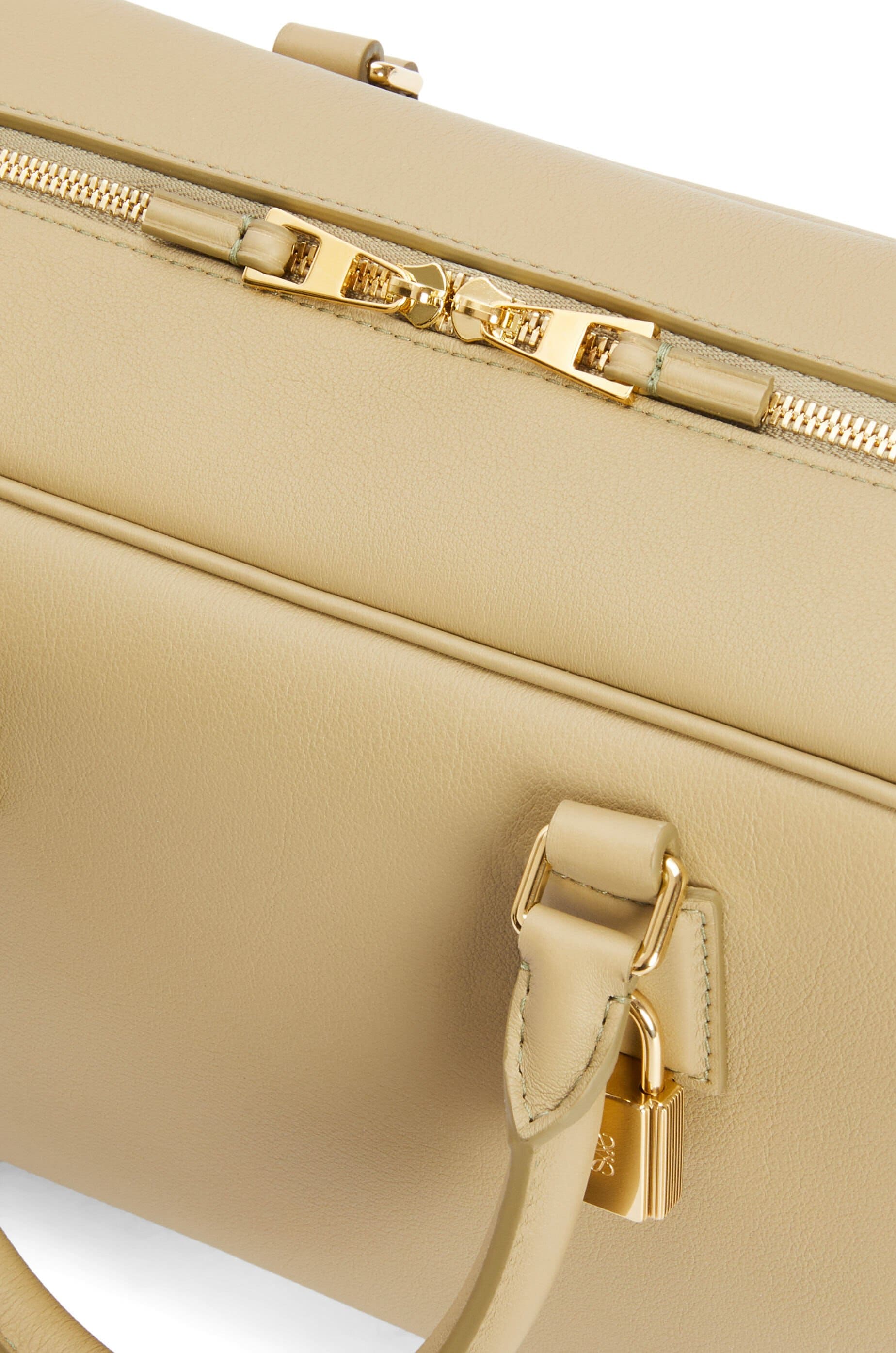 Túi LOEWE Amazona 28 bag in nappa calfskin light yellow