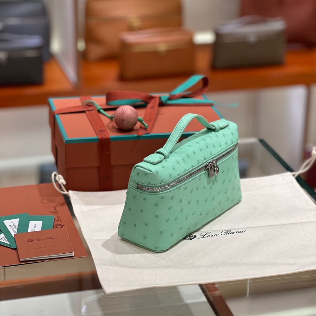 TÚI Loro Piana Women Extra Pocket L27 in Ostrich Leather Tiffany da đà điểu(Gía Liên Hệ)