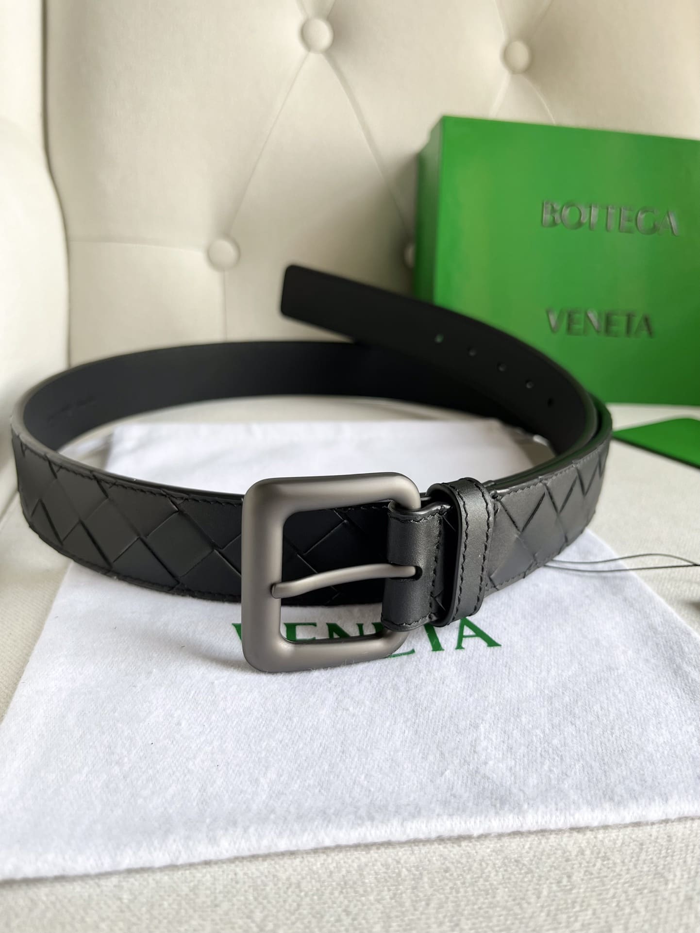 DÂY LƯNG BOTTGA VENETA BLACK INTRECCIATO LEATHER Khóa đen mờ