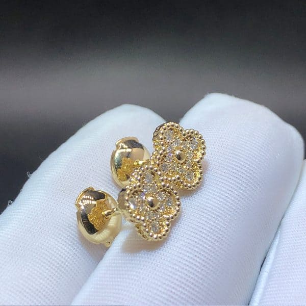 Hoa tai đính kim cương Van Cleef & Arpels Sweet Alhambra bằng vàng  18K  (Liên hệ để biết giá)