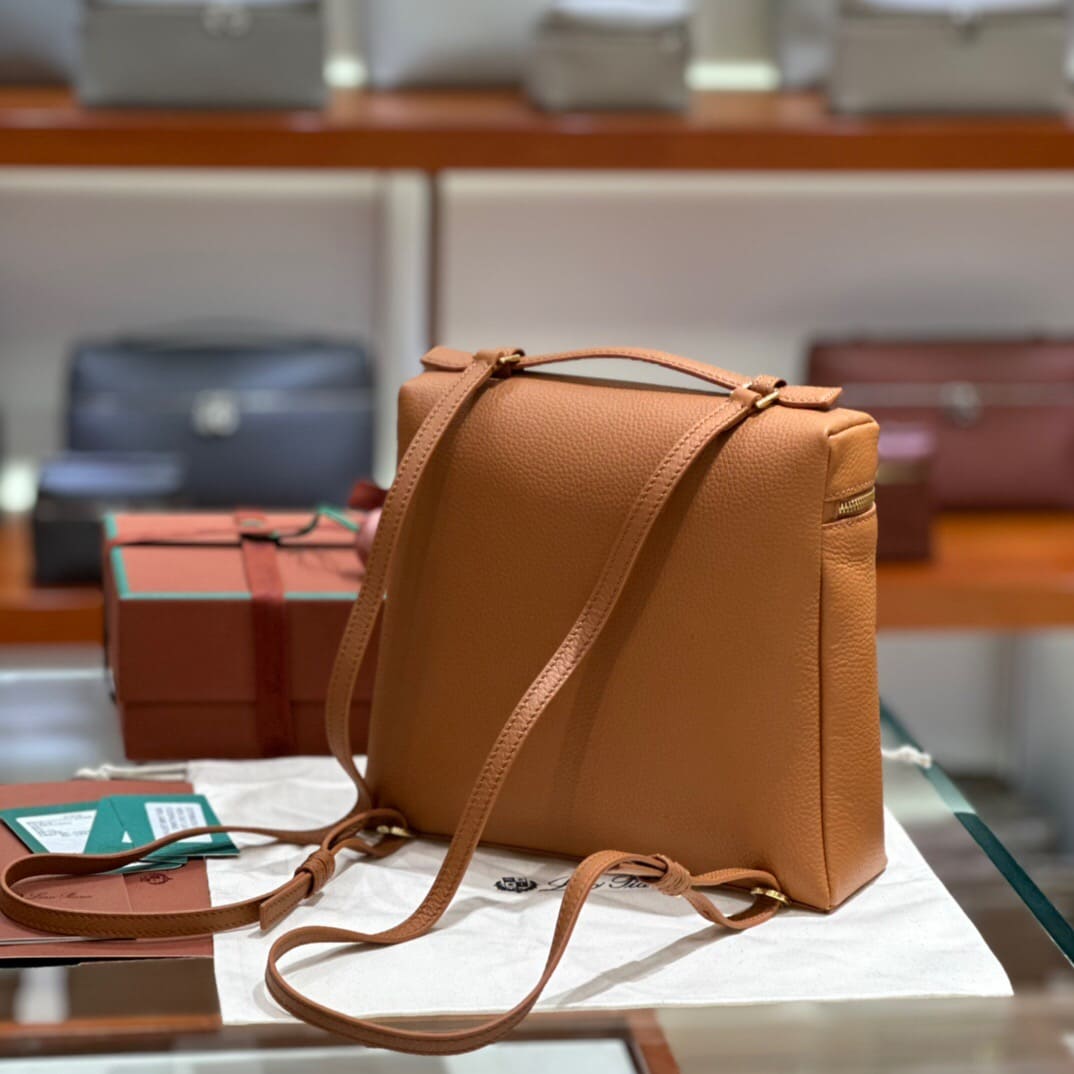 TÚI Loro Piana Women Extra Pocket Backpack Calfskin Leather Brown