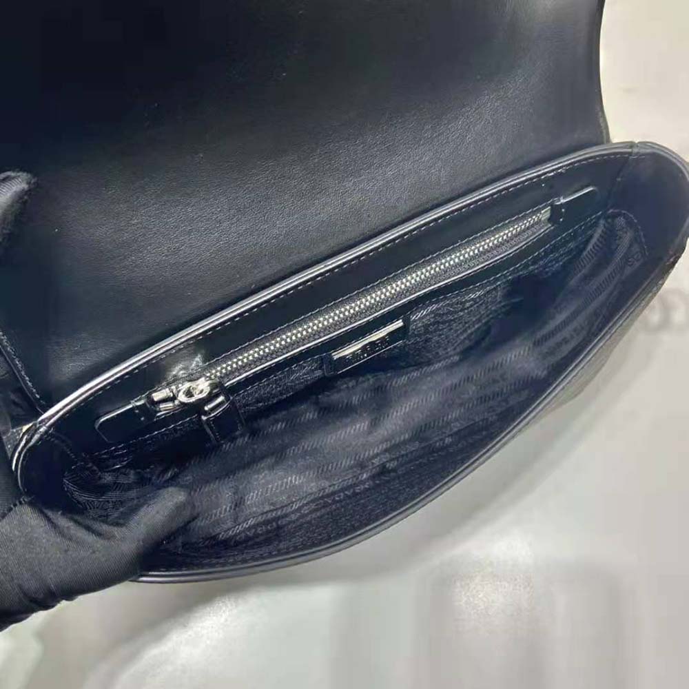 TÚI Prada Men Saffiano Leather Shoulder Bag with Sleek-Black