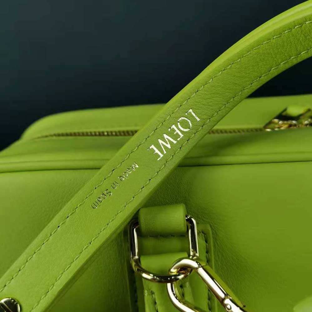 TÚI LOEWE  Amazona 28 bằng da bê Nappa màu vàng chanh