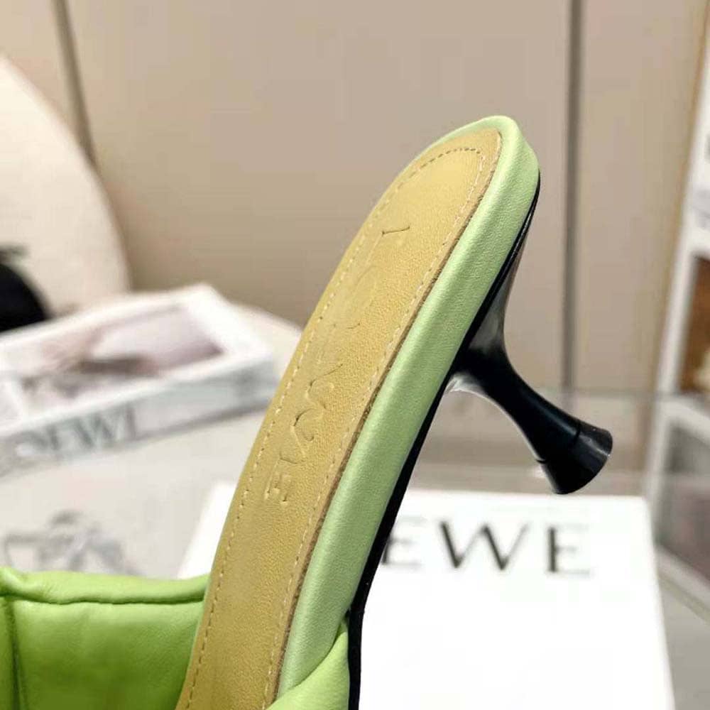 GUỐC Loewe Women Anagram Padded Mule in Lambskin-Green